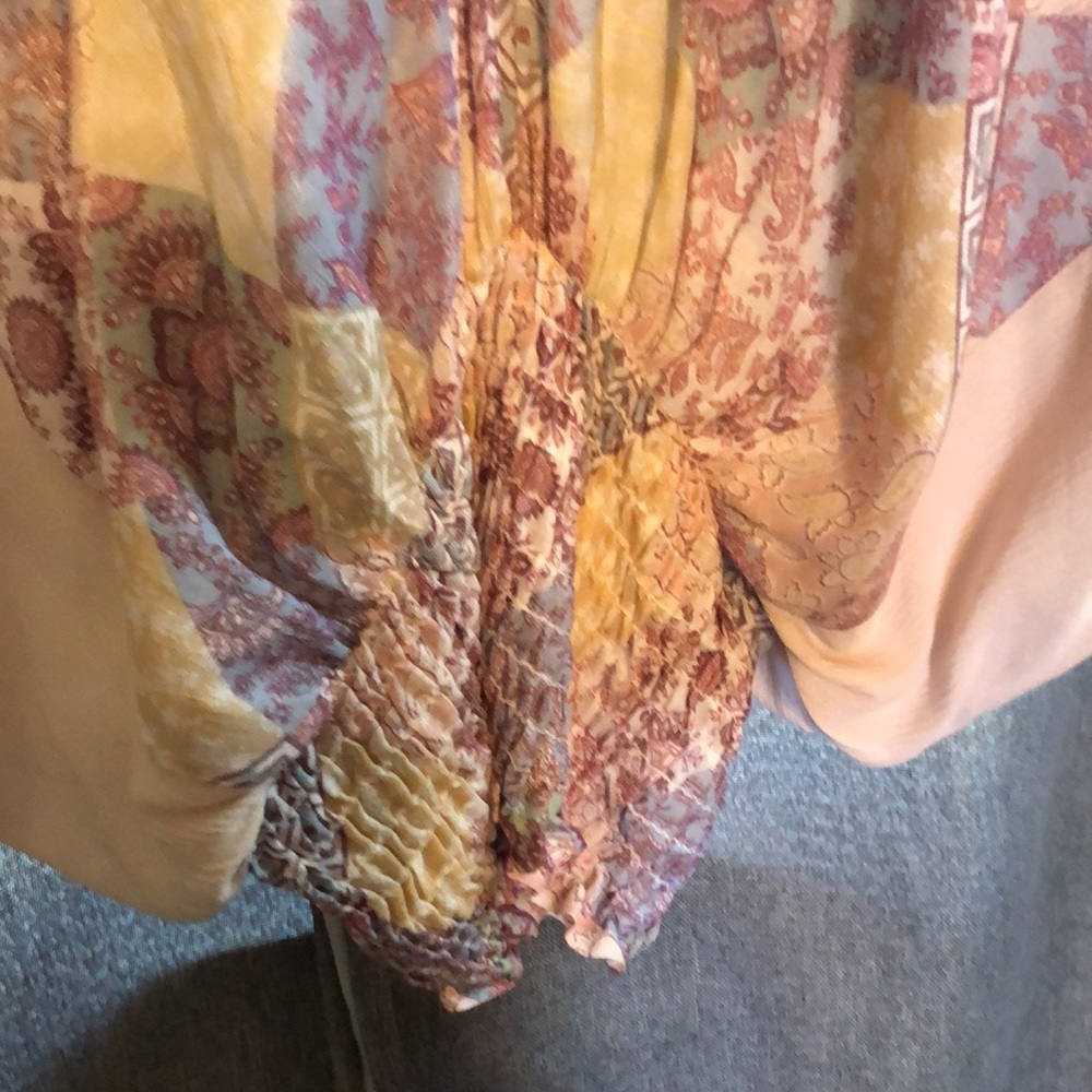 Woman’s spring patchwork blouse - Picture 3 of 5